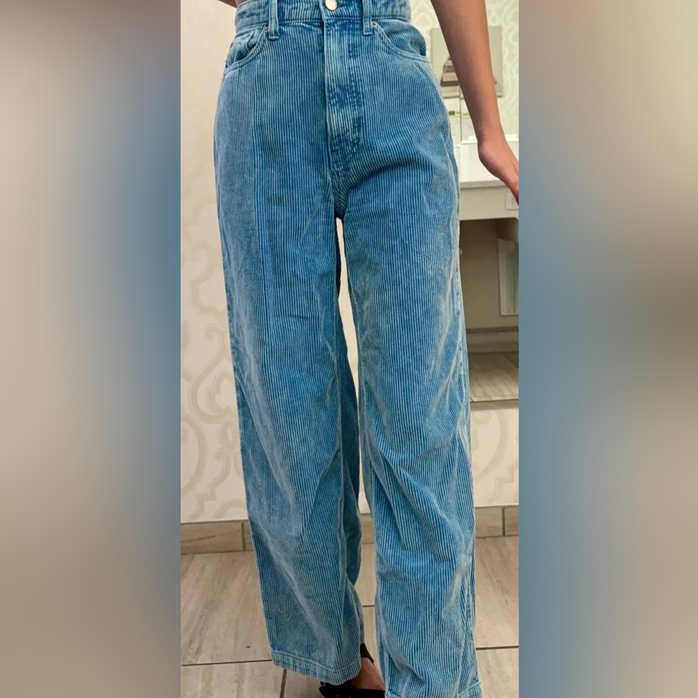 Urban Outfitters High & Wide Leg corduroy jeans, Size 27